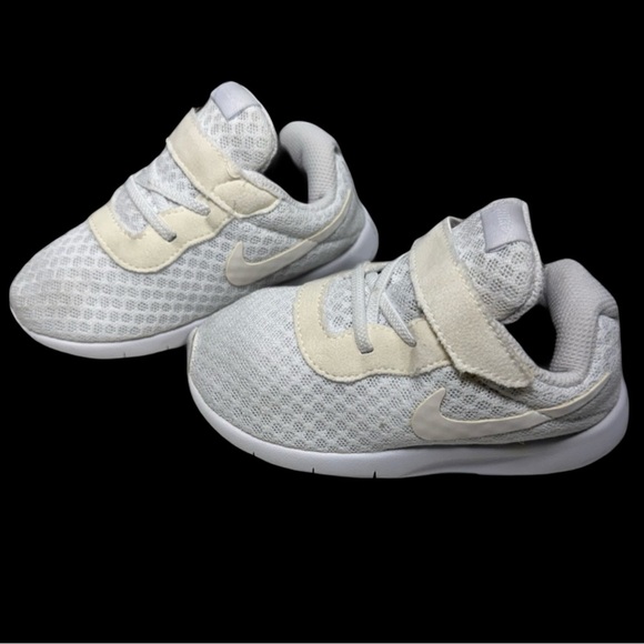 Nike Tanjun Girls Infant| Toddler Sports Trainers | Size 8C - Picture 6 of 7